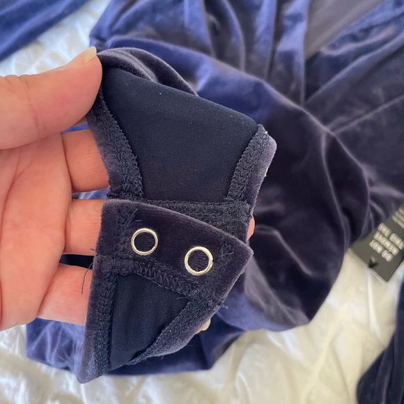 Express Velvet Velour Ruched Bodysuit - Picture 5 of 8